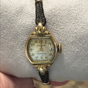 Vintage Gruen 10kgf Women's Watch. 6” around. NOT WORKING!